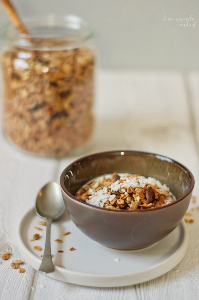 Kokos Knuspermüsli mit Kürbis- und Sonnenblumenkernen