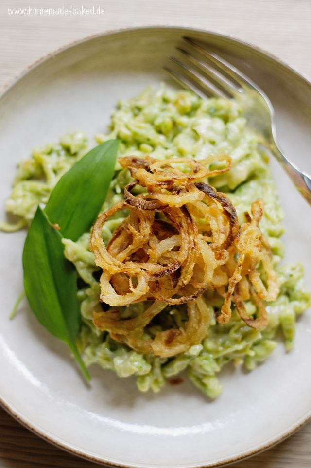 bärlauch käsespätzle mit selbstgemachten Röstzwiebeln