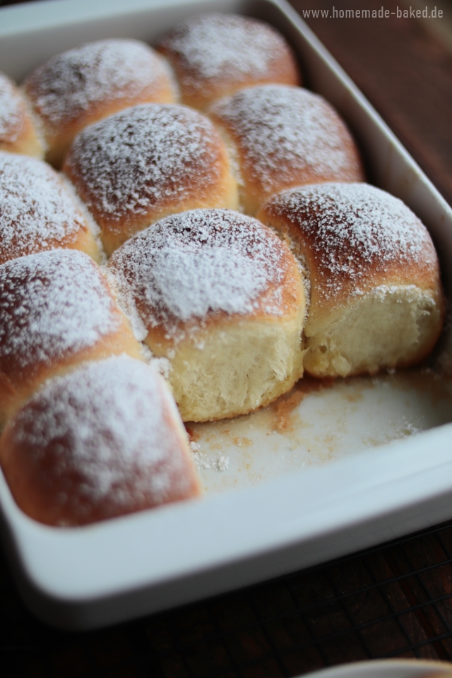 Bayerische Rohrnudeln/Buchteln mit schneller Vanillesauce