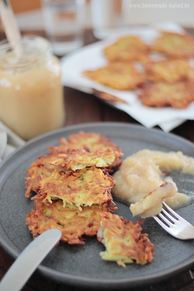 Kartoffelpuffer mit Apfelmus wie von Oma | aus 3 Zutaten