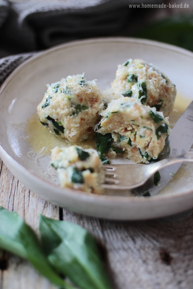 bärlauchknödel mit Zitronenbutter und Parmesan