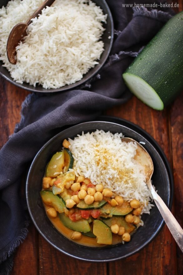 Veganes Zucchini-Kichererbsen-Curry: Gesund, schnell und voller Aromen ...