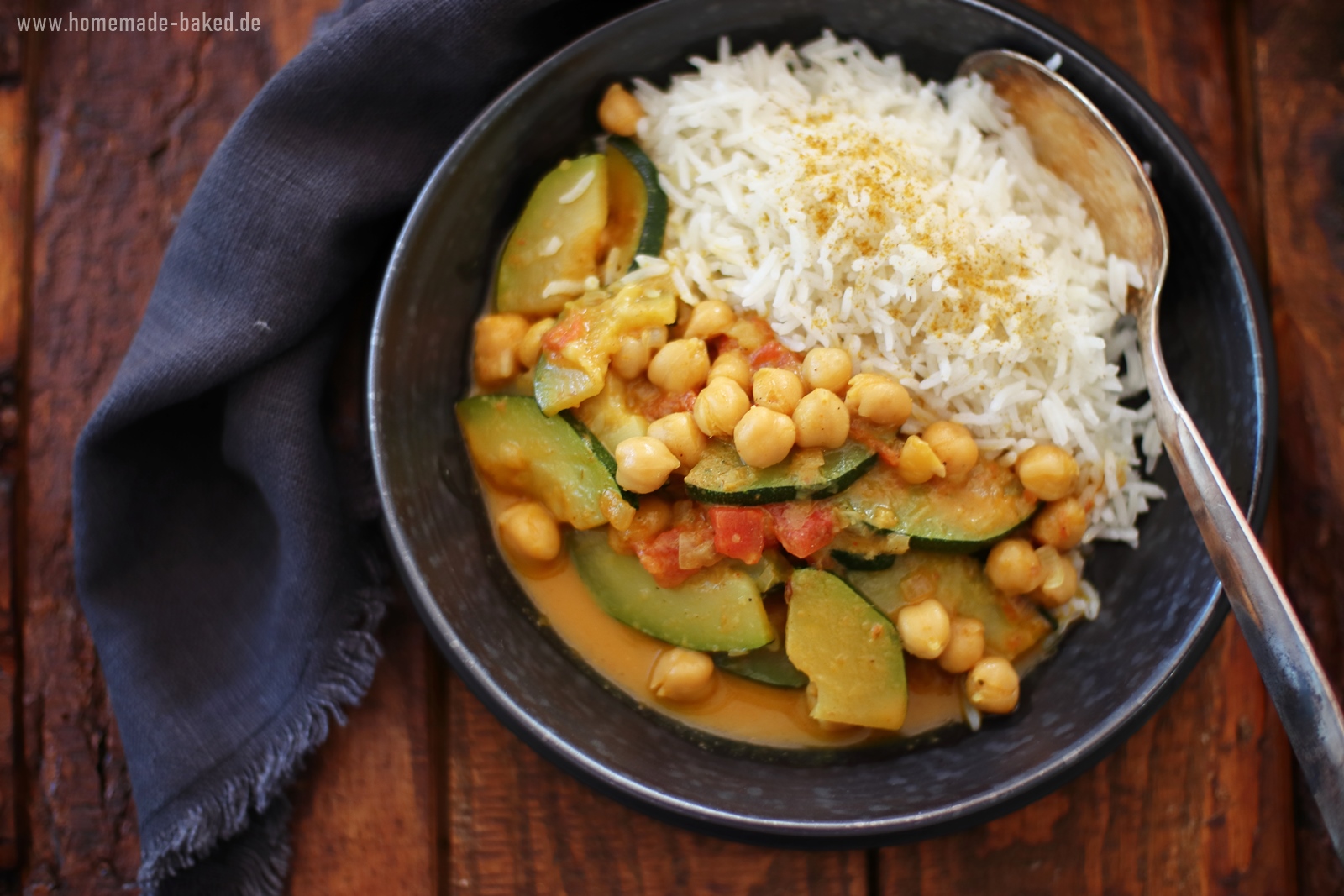 Veganes Zucchini-Kichererbsen-Curry: Gesund, schnell und voller Aromen ...