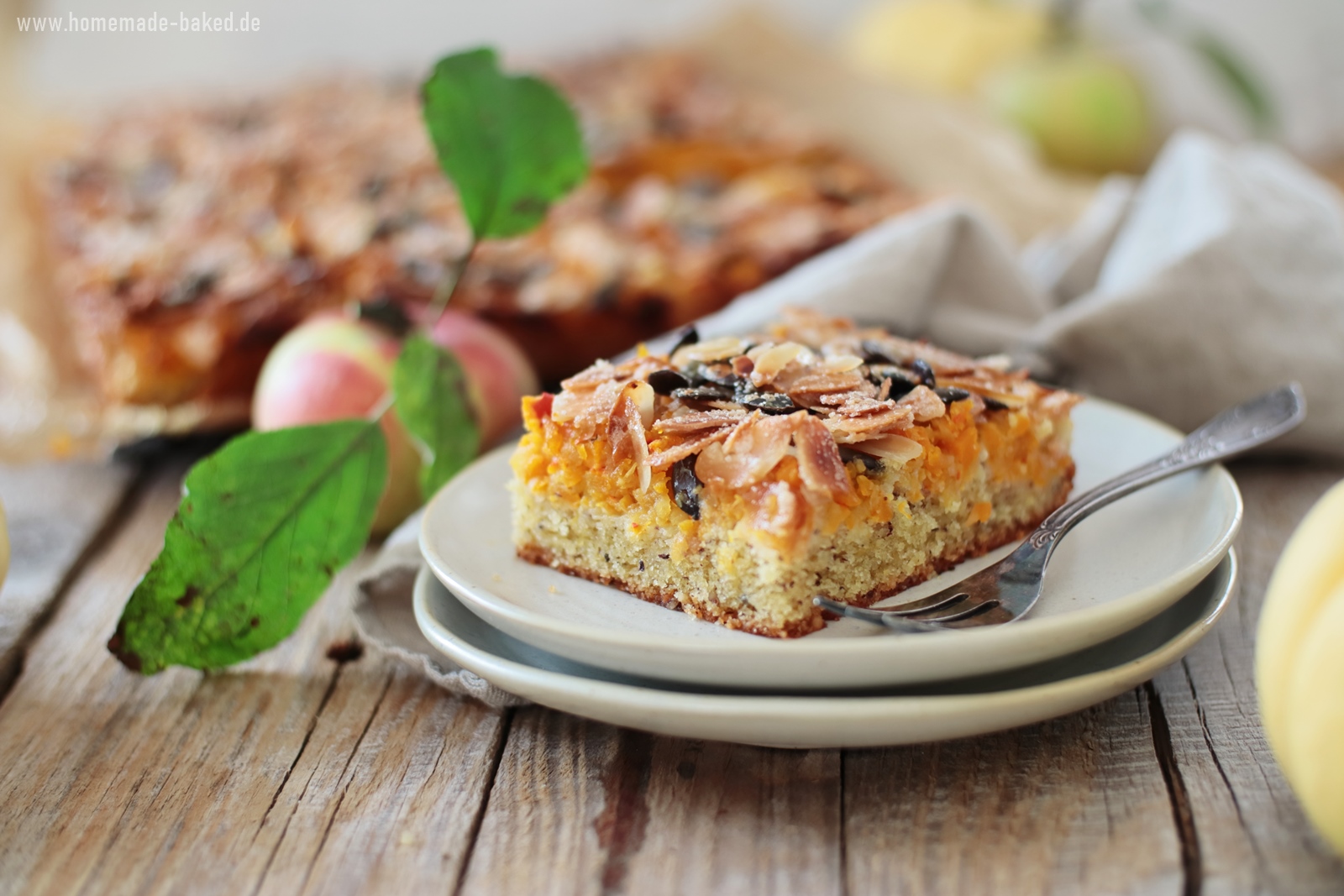 Schneller Apfel-Kürbis-Kuchen mit Knusperkruste und Nüssen ...