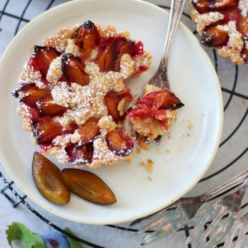 zwetschgen streusel tartelettes