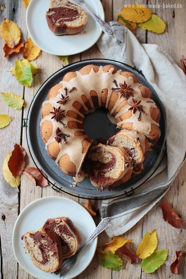 gewuerzkuchen-marmor-gugelhupf mit walnuessen und zimtguss