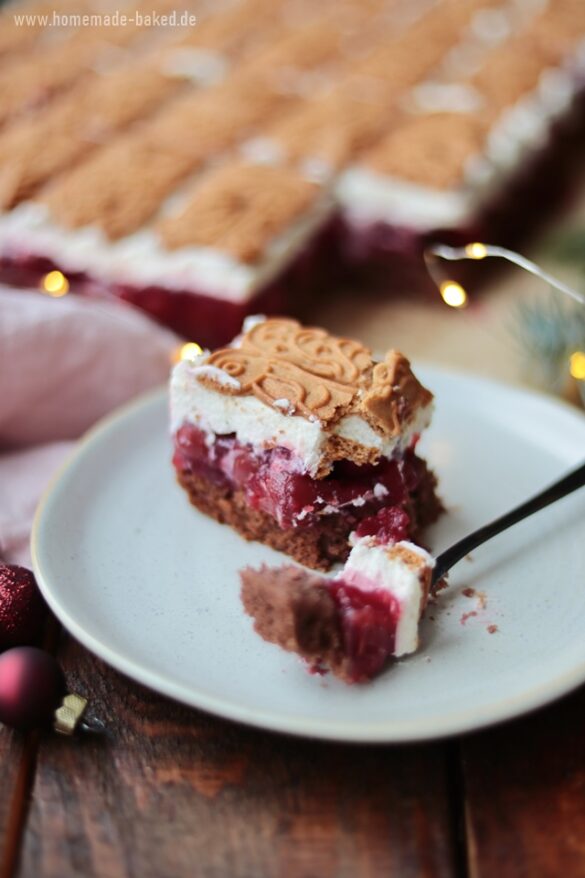 Spekulatius Kirsch Schnitten: Ein weihnachtlicher Blechkuchen