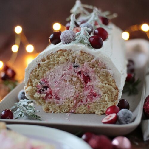 mandel cranberry biskuitrolle: weihnachtliche roulade