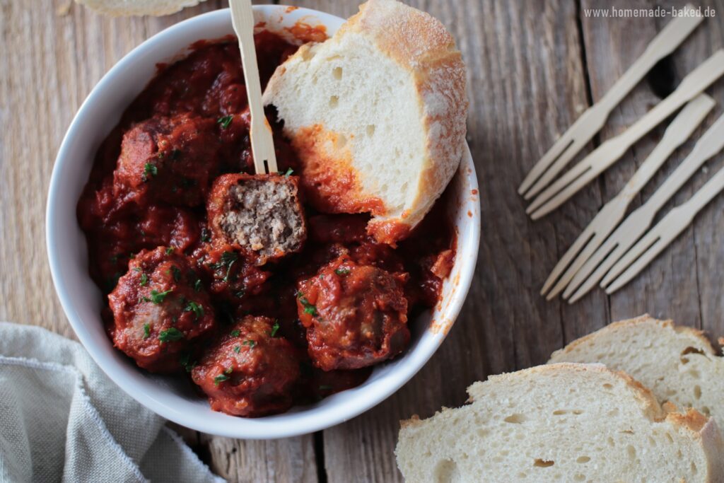 albondigas con salsa de tomate, spanische hackbällchen in tomatensauce