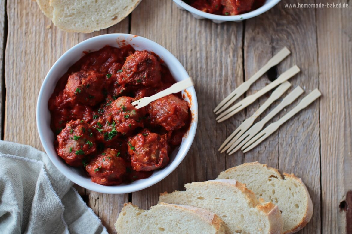 Albóndigas en salsa de Tomate: Spanische Hackbällchen mit Tomatensauce