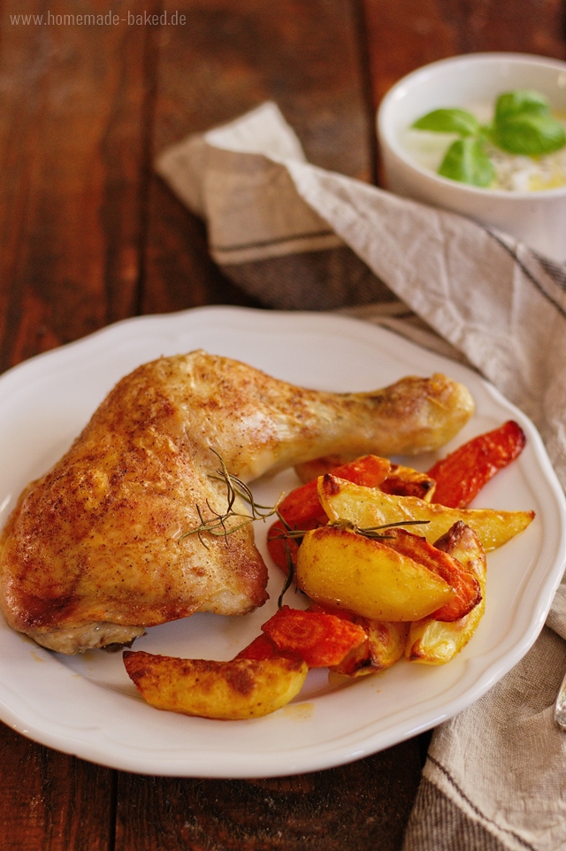 hähnchenschenkel vom blech mit ofenknoblauch-dip