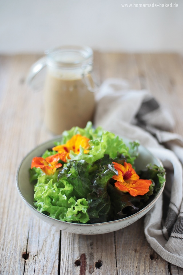 salatdressing auf vorrat mit joghurt, senf und honig 