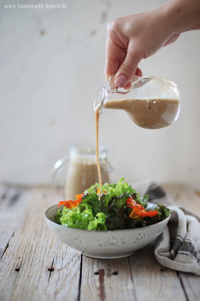 salatdressing auf vorrat mit joghurt, senf und honig 