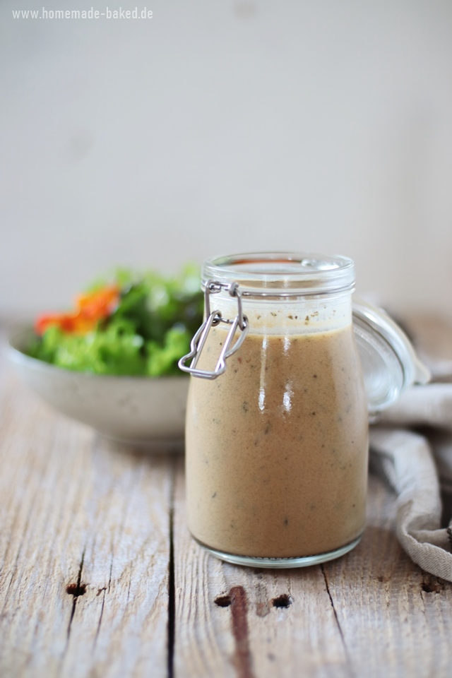 salatdressing auf vorrat mit joghurt, senf und honig 