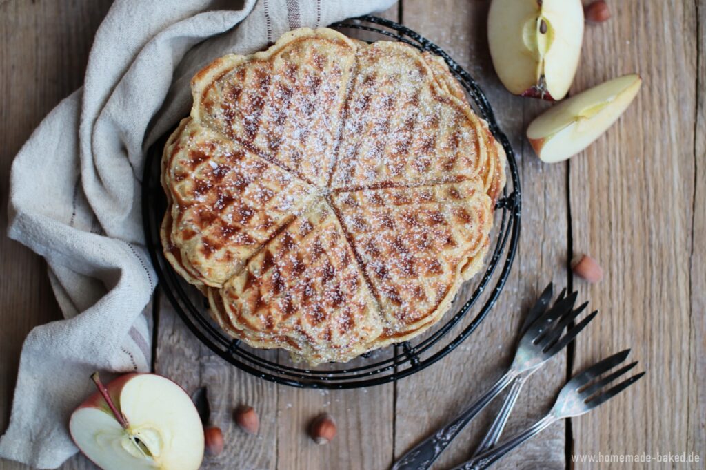 saftige apfel-nuss-waffeln mit dinkelmehl und quark