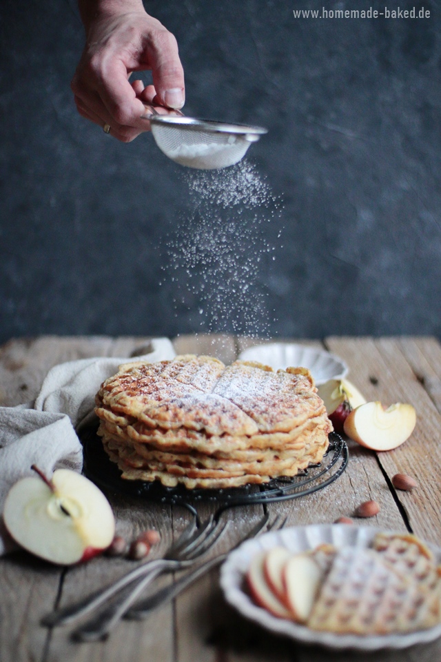 saftige apfel-nuss-waffeln mit dinkelmehl und quark