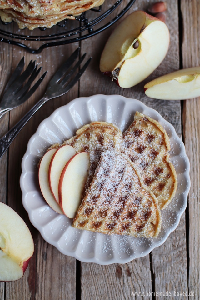 saftige apfel-nuss-waffeln mit dinkelmehl und quark