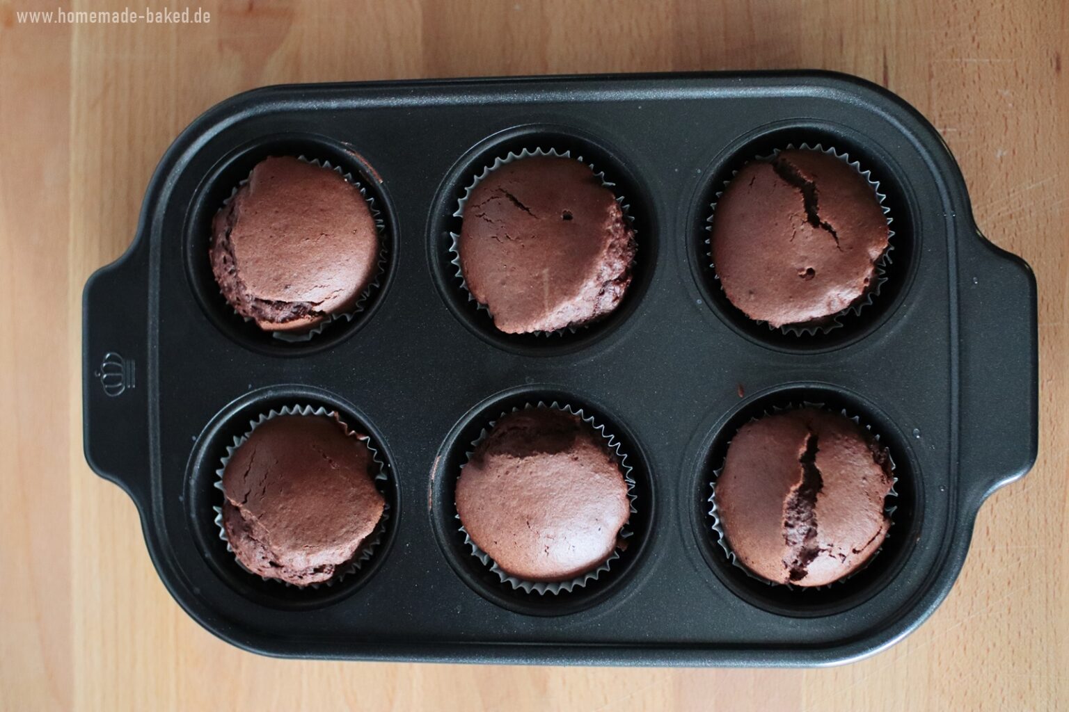 Maulwurf-Muffins im Topf mit Bananen und Erdbeeren: Rezept mit und ohne ...
