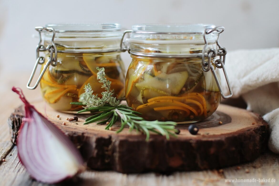 Eingelegte Zucchini süß-sauer: Zucchini verwerten und haltbar machen Eingelegte Zucchini süß-sauer: Zucchini verwerten und haltbar machen