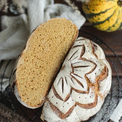 dinkel kürbis brot mit sauerteig: Topfbrot in Kürbisform