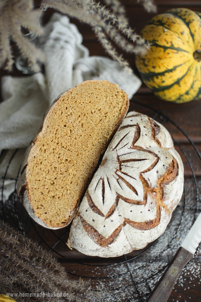 dinkel kürbis brot mit sauerteig: Topfbrot in Kürbisform
