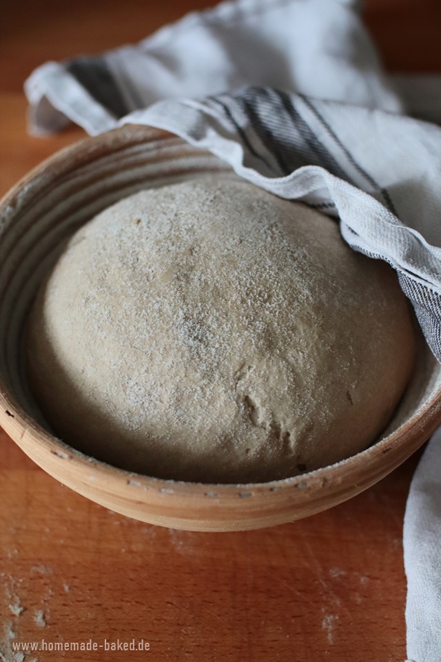 No Knead Mischbrot mit Sauerteig: Einfaches Sauerteigbrot ohne Hefe