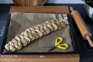 kanellängd: schwedisches zimtbrot mit orangenguss