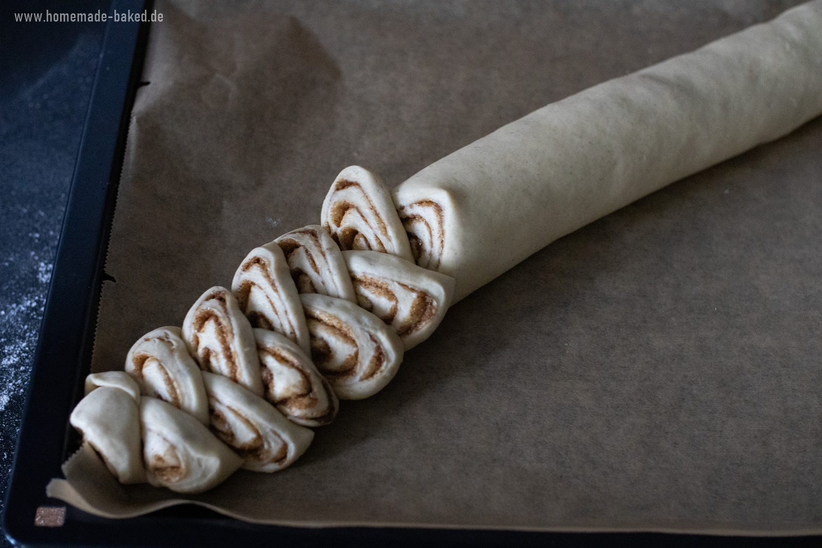 Kanellängd: Schwedisches Zimtbrot mit Orangenguss | Übernachtgare