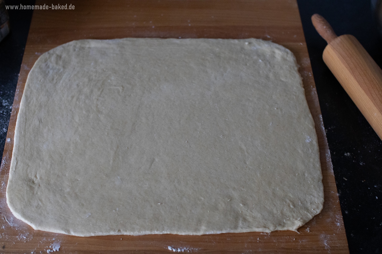 Kanellängd: Schwedisches Zimtbrot mit Orangenguss | Übernachtgare