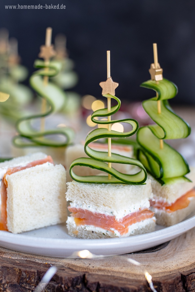 tannenbaum-snack: weihnachtliches fingerfood, gurken-lachs-sandwich