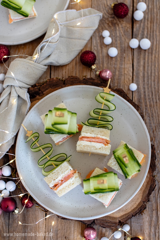 tannenbaum-snack: weihnachtliches fingerfood, gurken-lachs-sandwich