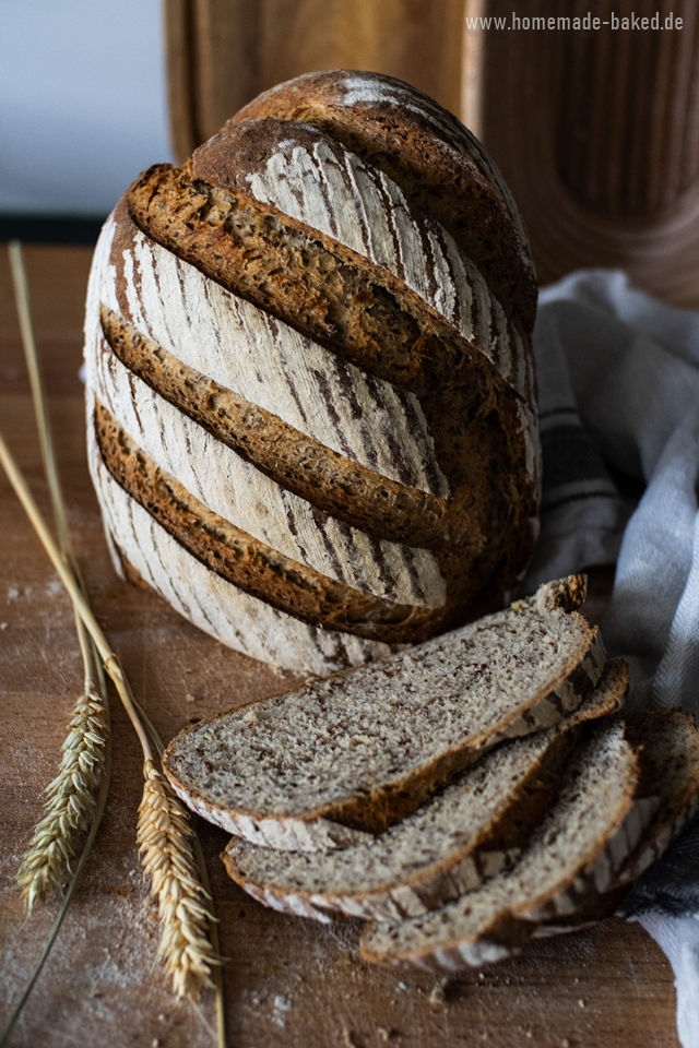 einfaches buttermilch-leinsamen-brot ohne sauerteig und mit wenig hefe gebacken