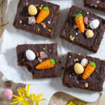 Gesunde Osterbrownies – Bananenbrownies ohne Zucker & Mehl