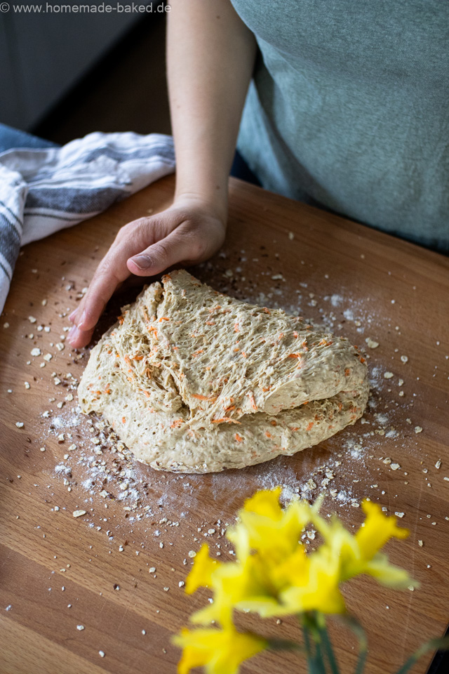 No Knead Hafer-Karottenbrötchen über Nacht - perfekt für den Osterbrunch