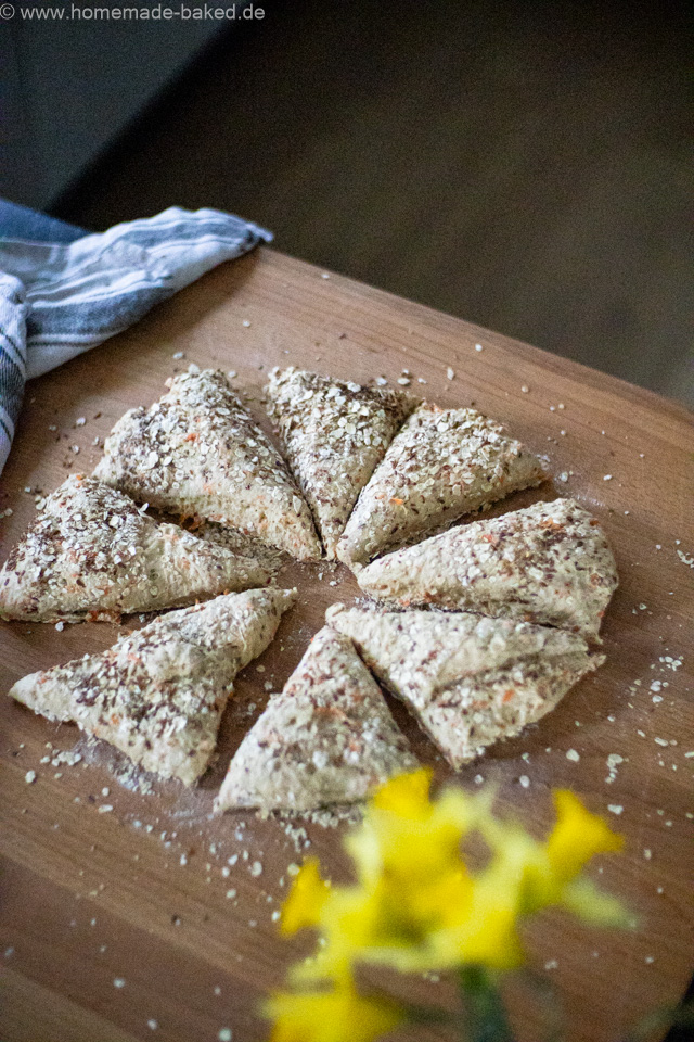 No Knead Hafer-Karottenbrötchen über Nacht - perfekt für den Osterbrunch