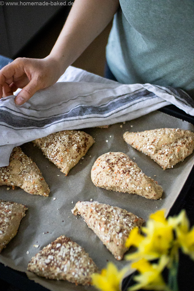 No Knead Hafer-Karottenbrötchen über Nacht - perfekt für den Osterbrunch