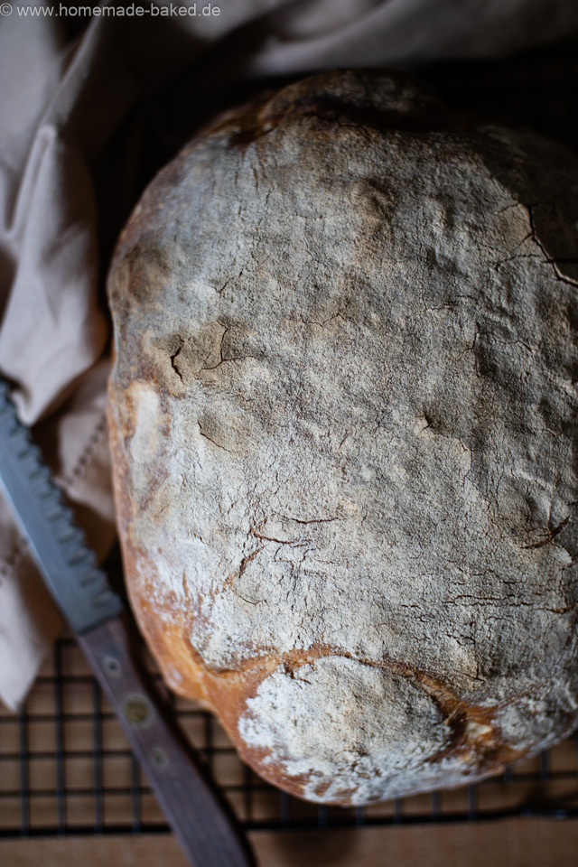 Pane Cafone Napoletano: Einfaches neapolitanisches Bauernbrot - perfekt zu Antipasti