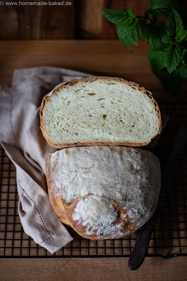 Pane Cafone Napoletano: Einfaches neapolitanisches Bauernbrot - perfekt zu Antipasti