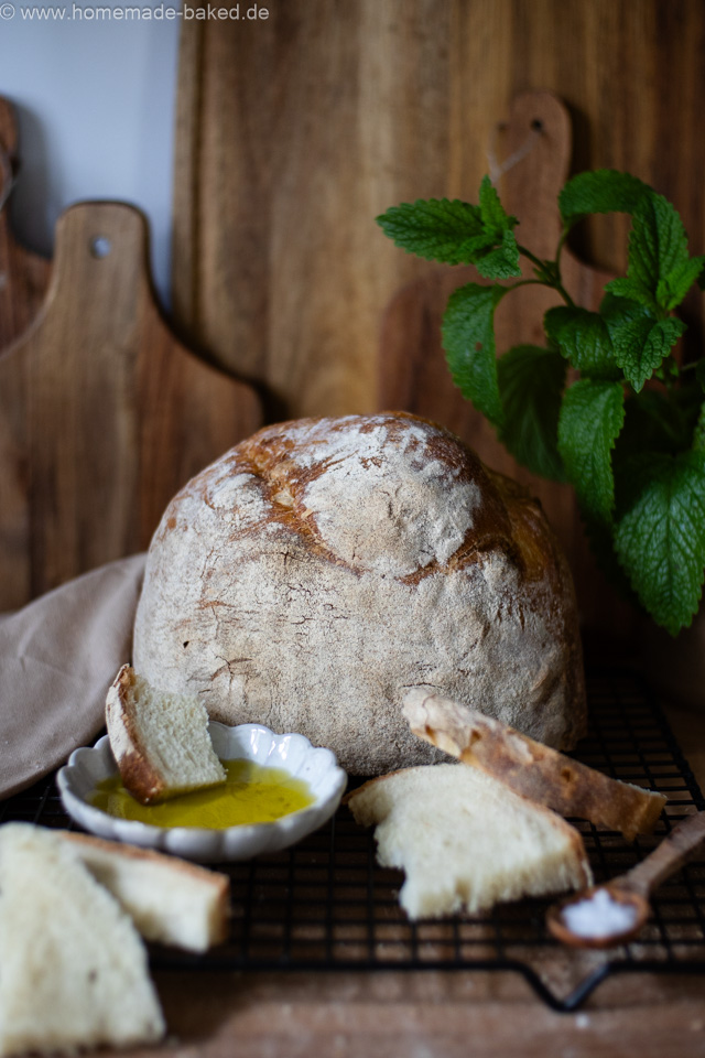 Pane Cafone Napoletano: Einfaches neapolitanisches Bauernbrot - perfekt zu Antipasti