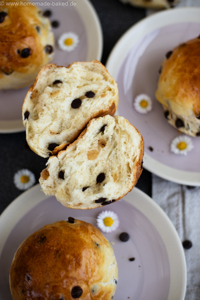 Einfache Schokobrötchen aus Hefeteig - fluffig, schokoladig, gelingsicher