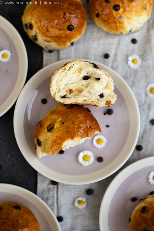 Einfache Schokobrötchen aus Hefeteig - fluffig, schokoladig, gelingsicher
