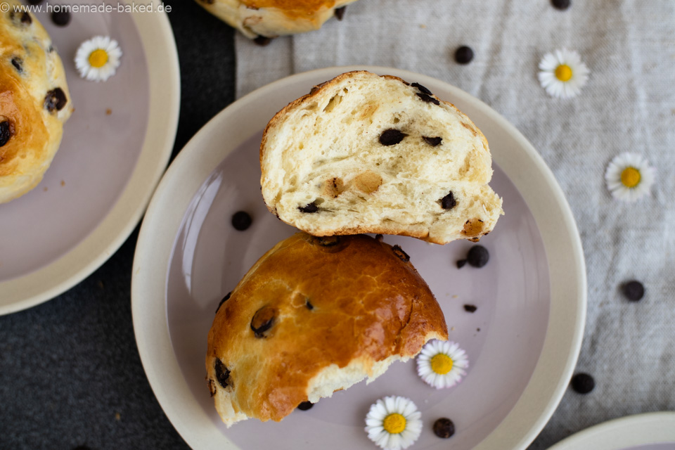 Einfache Schokobrötchen aus Hefeteig - fluffig, schokoladig, gelingsicher