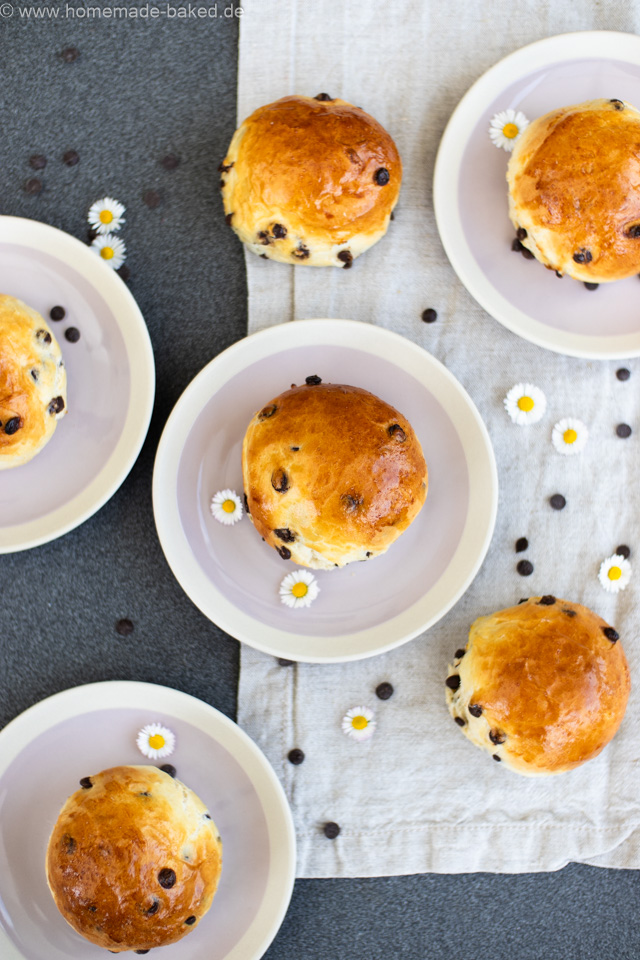 Einfache Schokobrötchen aus Hefeteig - fluffig, schokoladig, gelingsicher