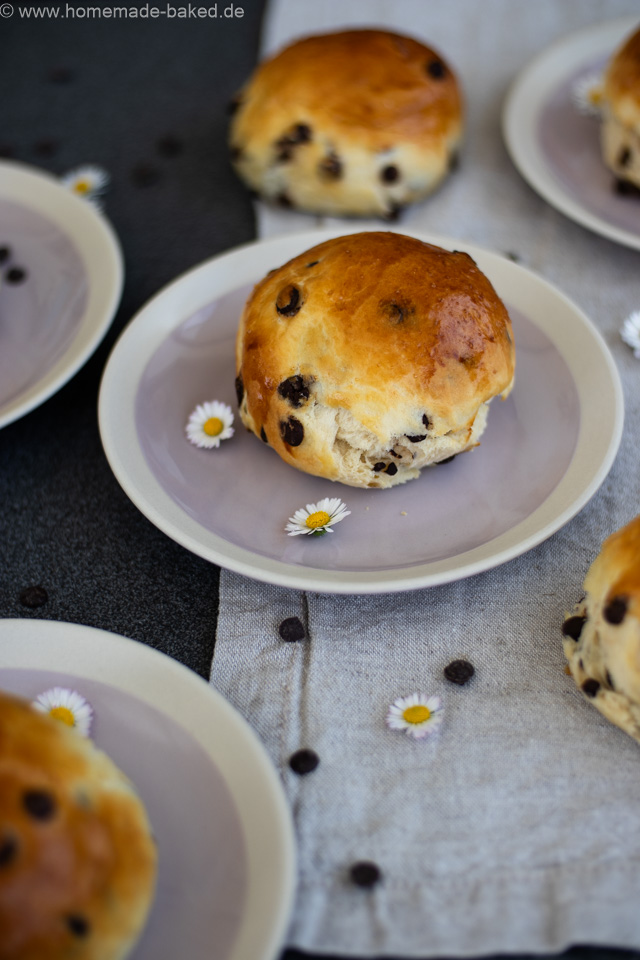 Einfache Schokobrötchen aus Hefeteig - fluffig, schokoladig, gelingsicher