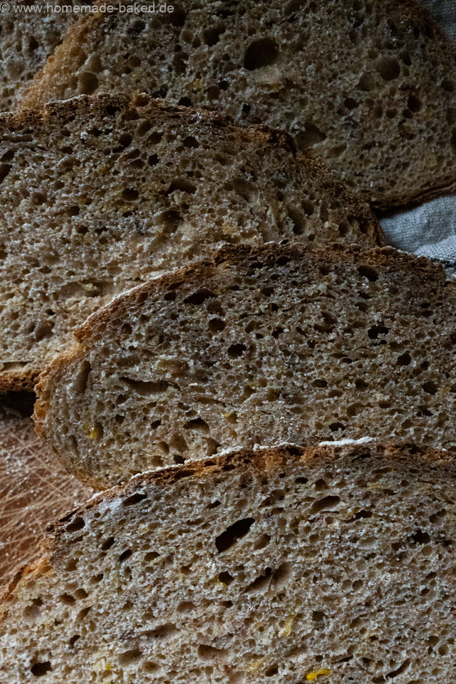 Rustikales Kefir-Zucchini-Brot mit Vollkorn & Sauerteig – Saftig & gesund im Topf gebacken