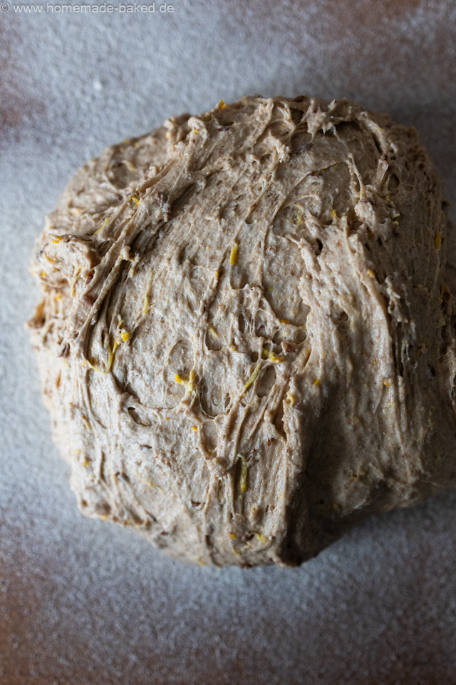 Rustikales Kefir-Zucchini-Brot mit Vollkorn & Sauerteig – Saftig & gesund im Topf gebacken