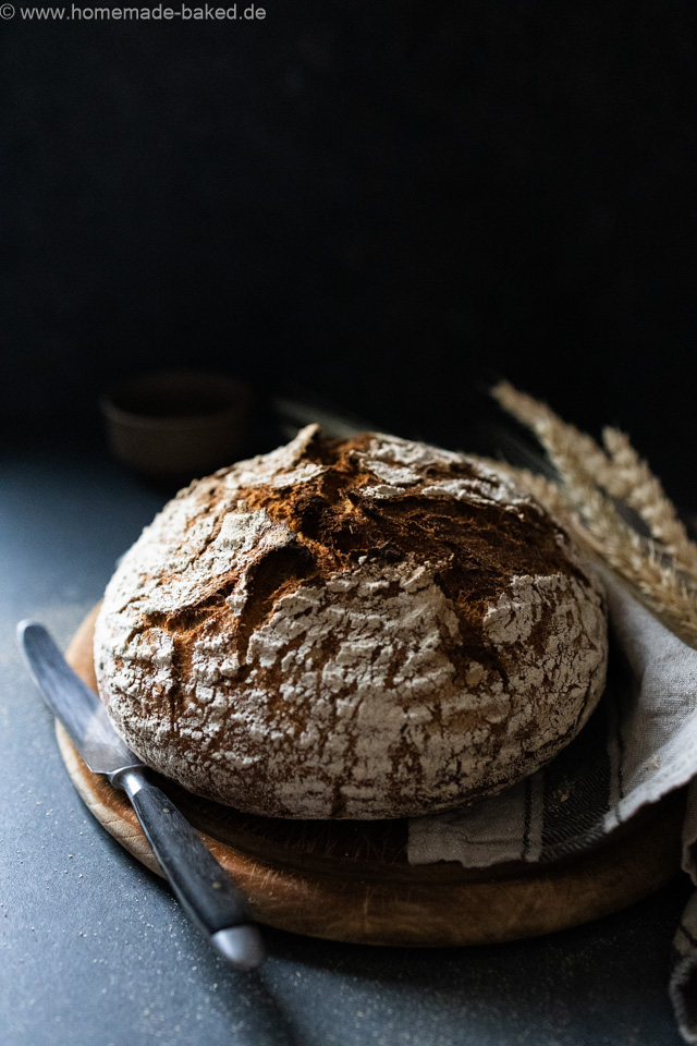 Rustikales Kefir-Zucchini-Brot mit Vollkorn & Sauerteig – Saftig & gesund im Topf gebacken