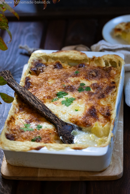 Klassisches Kartoffelgratin - außen knusprig, innen cremig und aromatisch