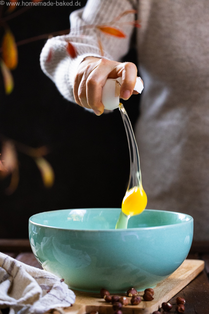 Saftiger Kürbis-Nuss-Gugelhupf mit Orangenguss - einfach und so lecker!