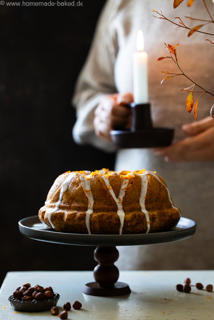 Saftiger Kürbis-Nuss-Gugelhupf mit Orangenguss - einfach und so lecker!